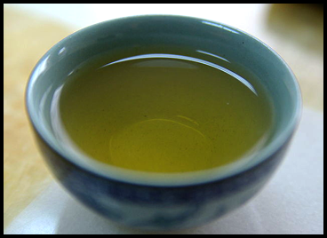 Drinking green tea improves memory